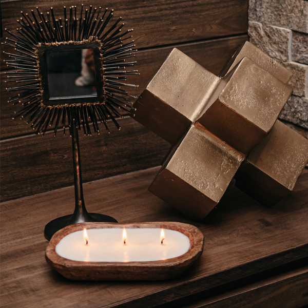 Vela de Soja Decorativa en Cuenco Tallado a Mano de 3 Mechas - Costa del Azahar, una Fragancia de Flor de Naranjo de TLC Candle Co.